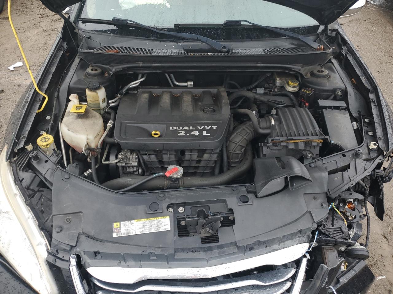 2012 Chrysler 200 - Image 12