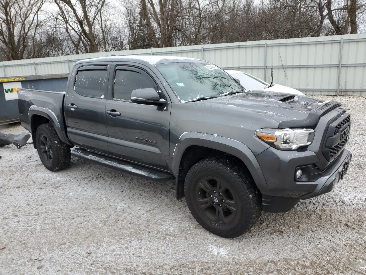 VIN 3TMCZ5AN5HM092032 2017 TOYOTA TACOMA no.4