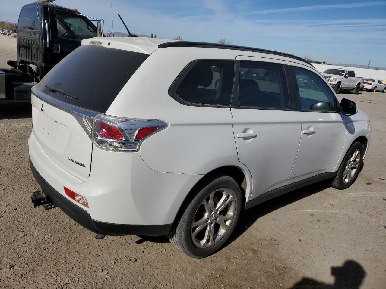 VIN JA4AZ2A34EZ605442 2014 MITSUBISHI OUTLANDER no.3