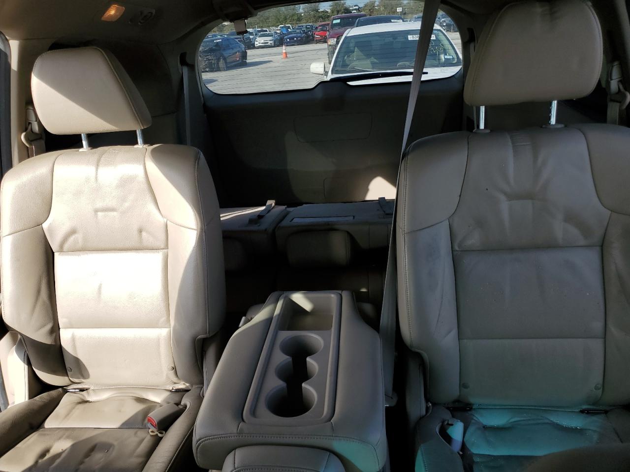 2012 Honda Odyssey - Image 10