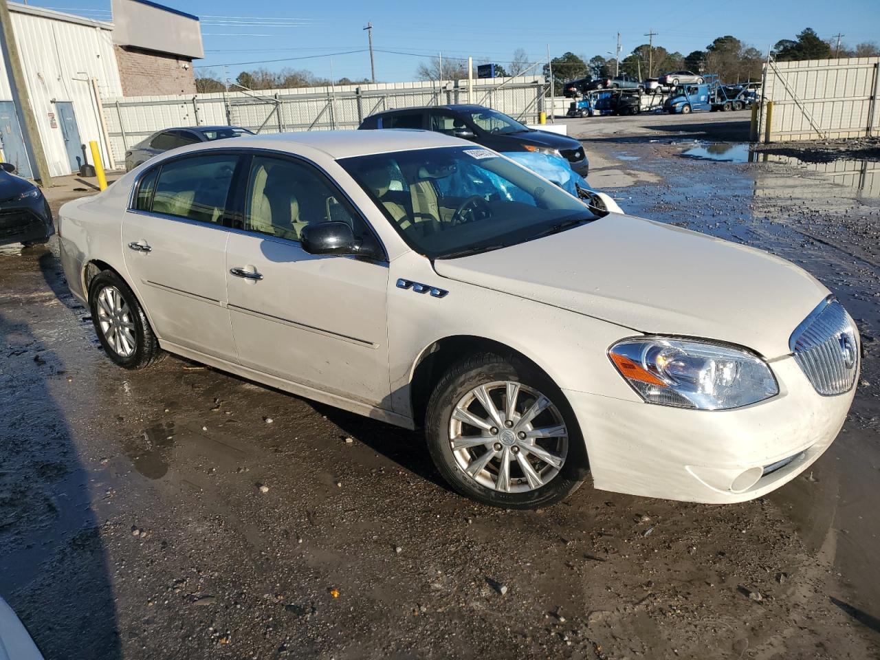 2010 Buick Lucerne - Image 4