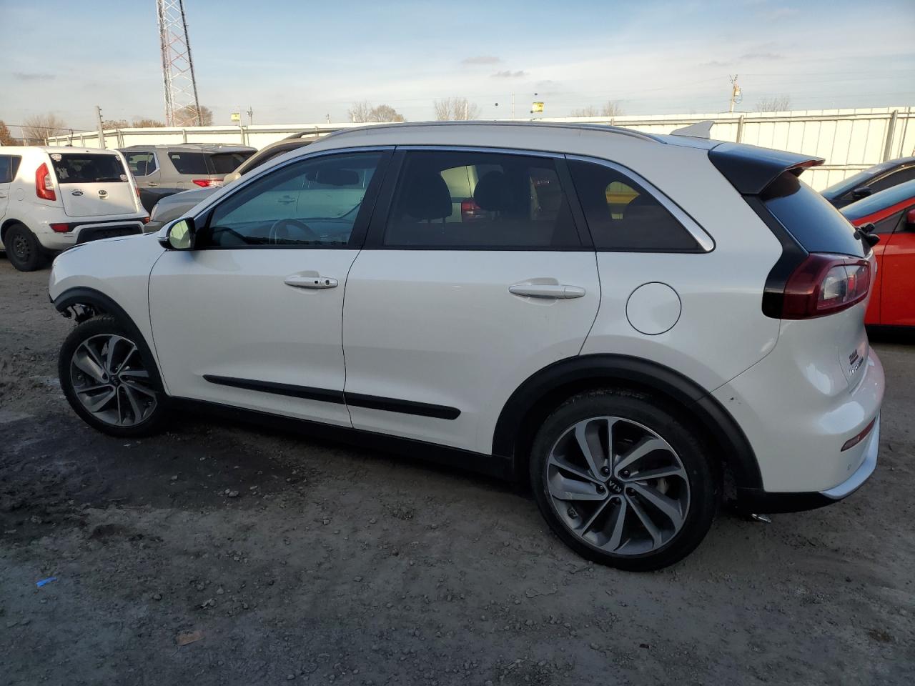2019 Kia Niro - Image 2