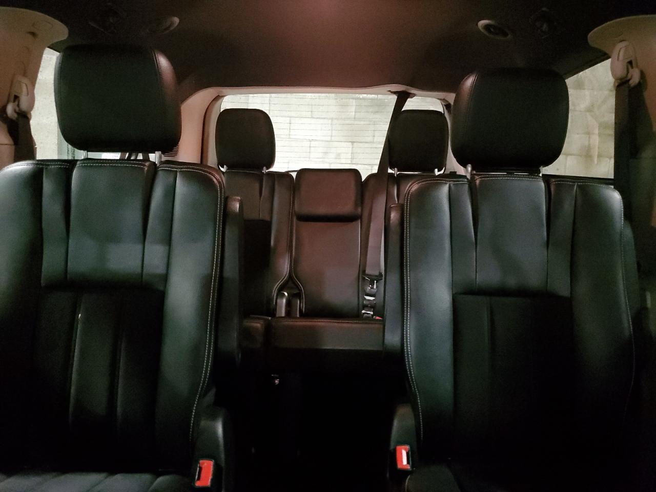 2017 Dodge Caravan - Image 10