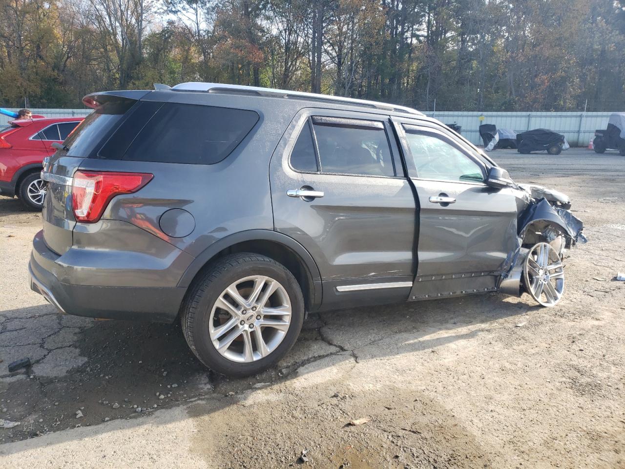 VIN 1FM5K7F82HGB59784 2017 FORD EXPLORER no.3