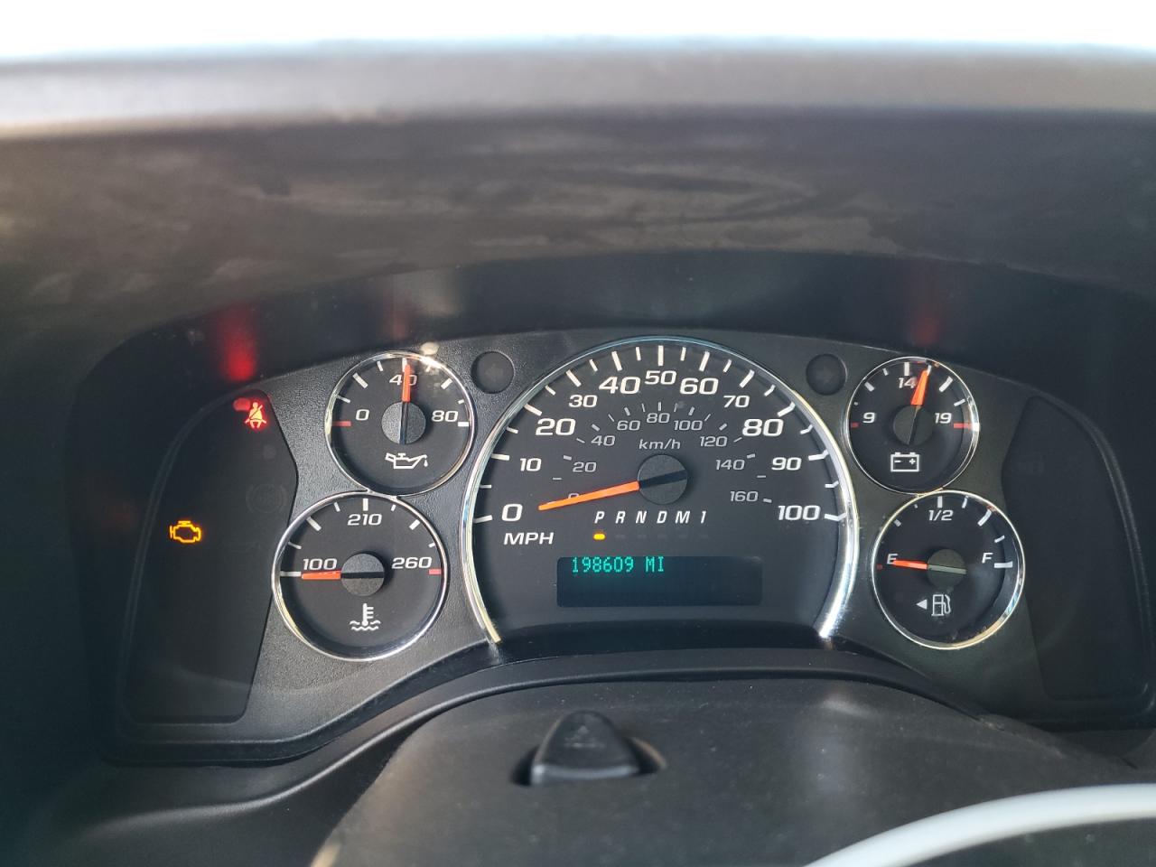 2018 Chevrolet Express - Image 9