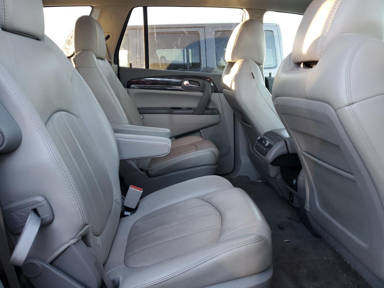 2017 Buick Enclave - Image 11