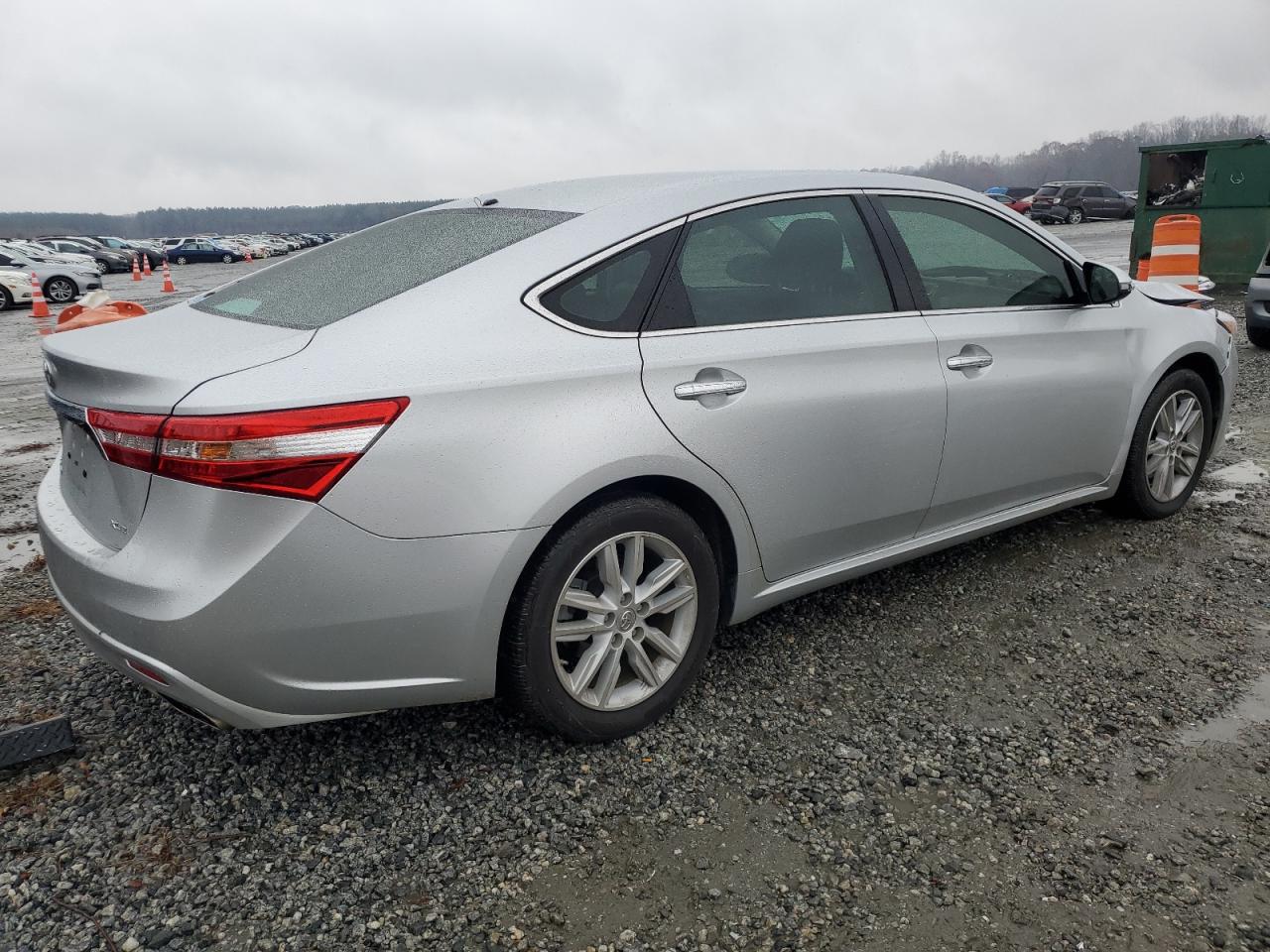 2014 Toyota Avalon - Image 3