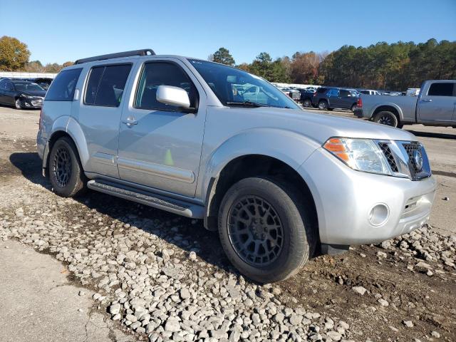 Паркетники NISSAN PATHFINDER 2012 Серебристый