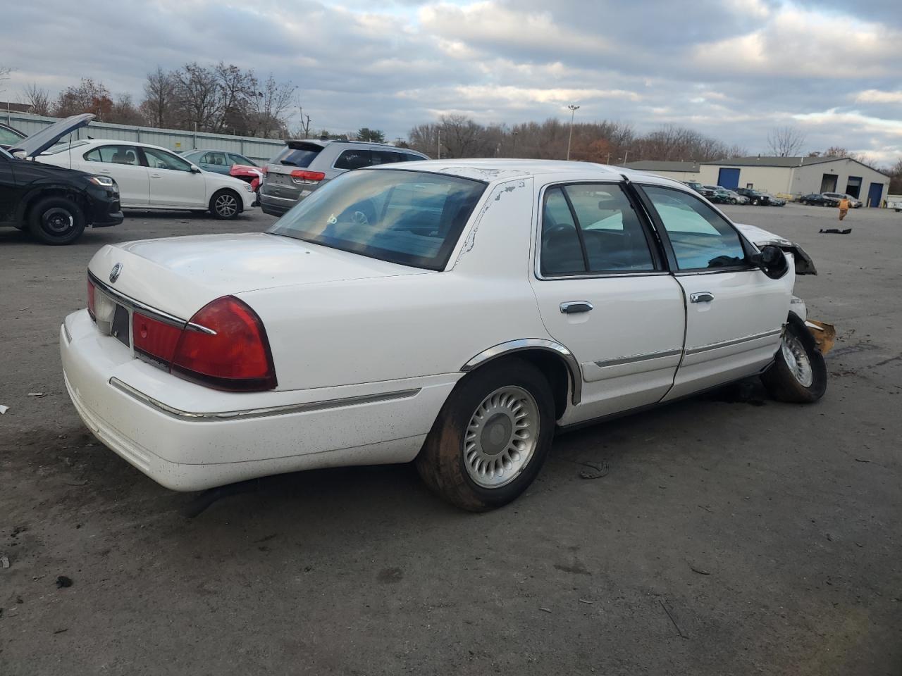 1998 Mercury Grand Marquis Gs VIN: 2MEFM74W1WX690968 Lot: 82848984