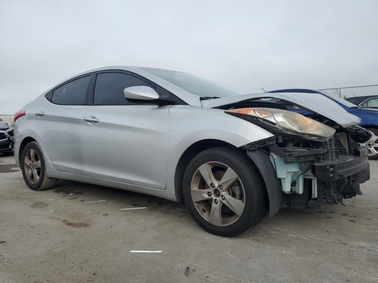 VIN KMHDH4AE5DU693377 2013 HYUNDAI ELANTRA no.4