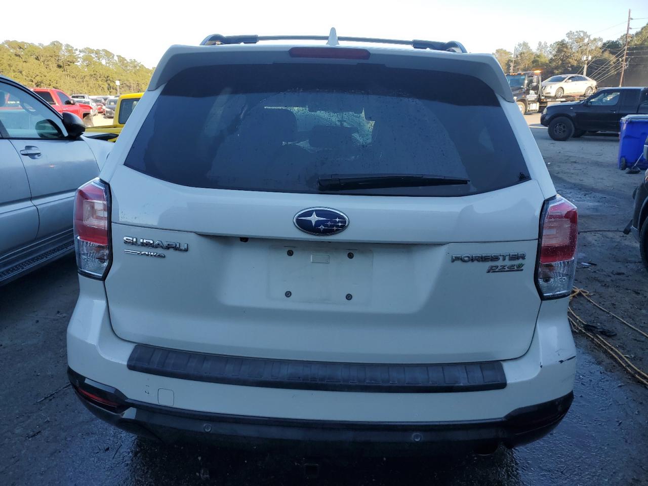 2017 Subaru Forester - Image 6