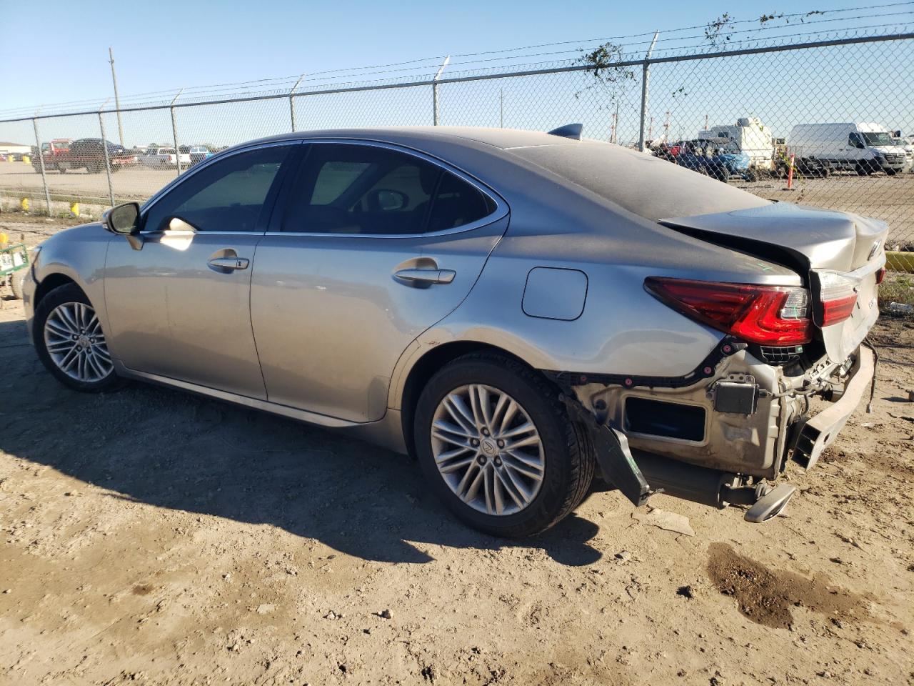 VIN JTHBK1GG0G2215628 2016 LEXUS ES350 no.2