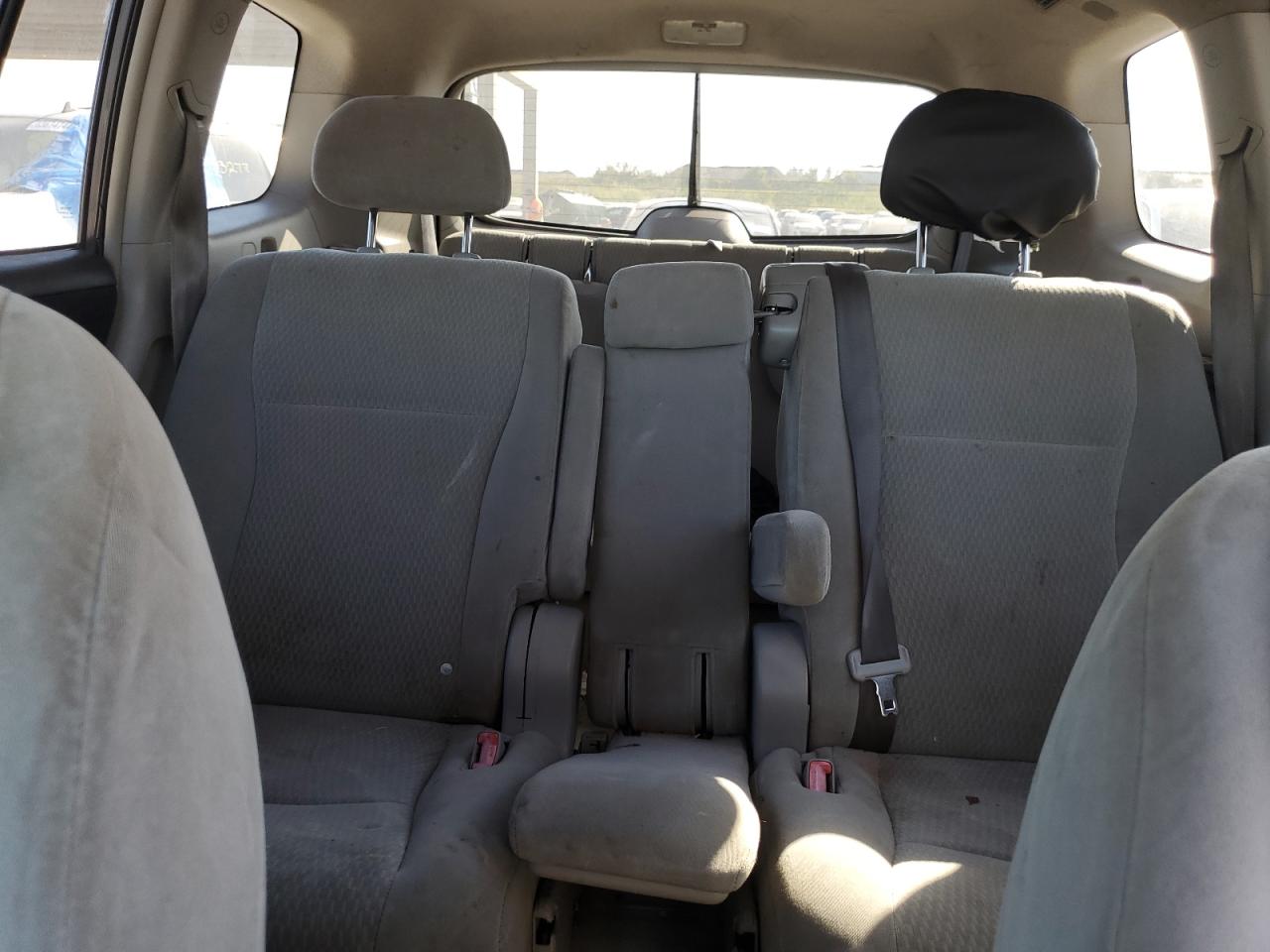2010 Toyota Highlander - Image 10