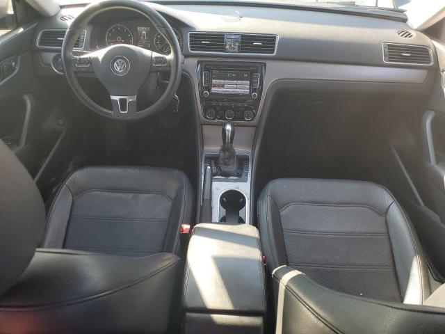 Sedans VOLKSWAGEN PASSAT 2014 Szary