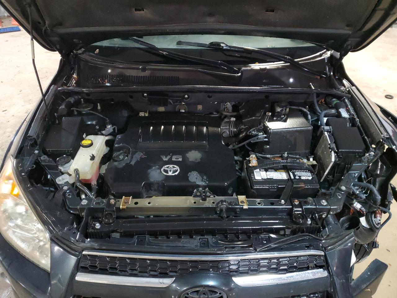 2010 Toyota RAV 4 - Image 12