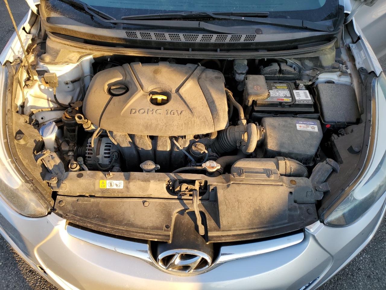 2016 Hyundai Elantra - Image 11