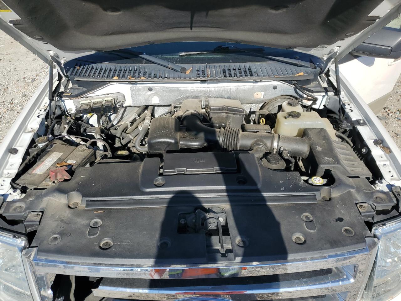 2010 Ford Expedition - Image 13