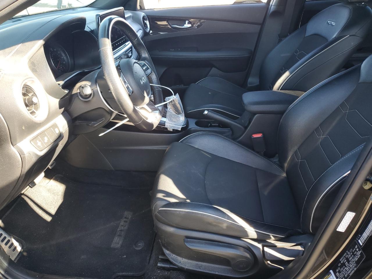 2023 Kia Forte - Image 7