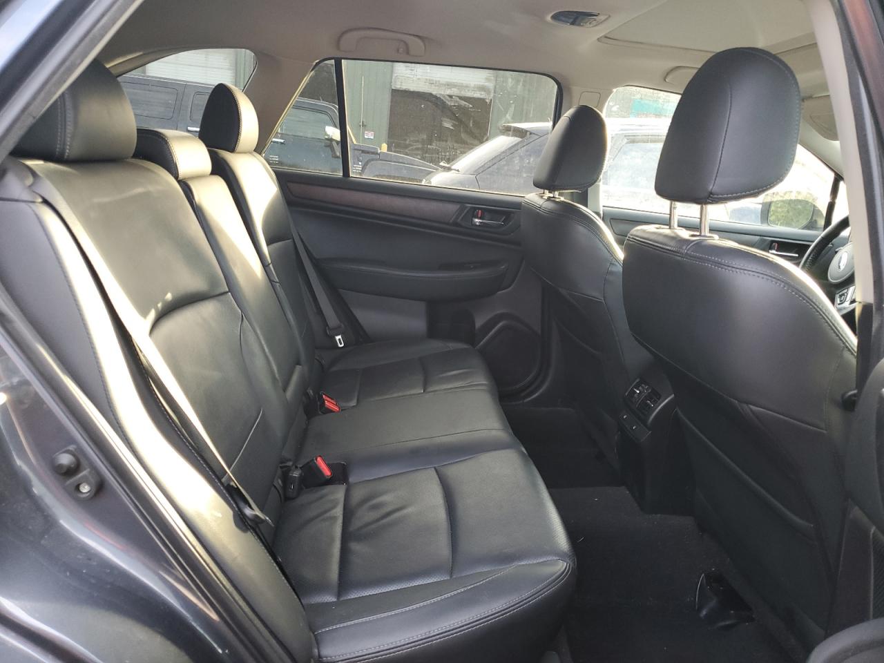 2015 Subaru Outback - Image 11