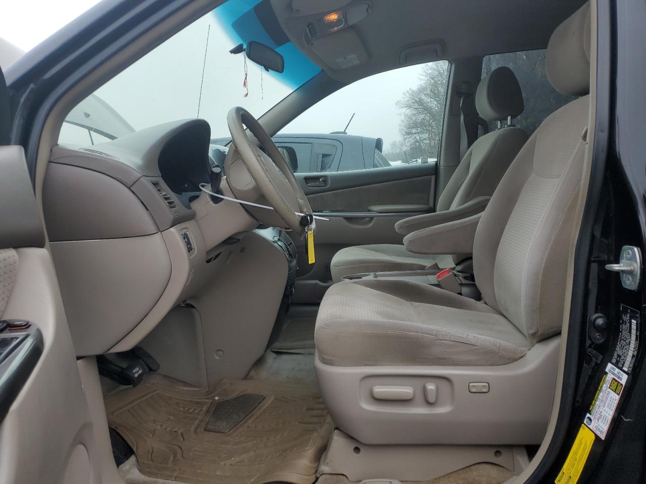 2008 Toyota Sienna - Image 7