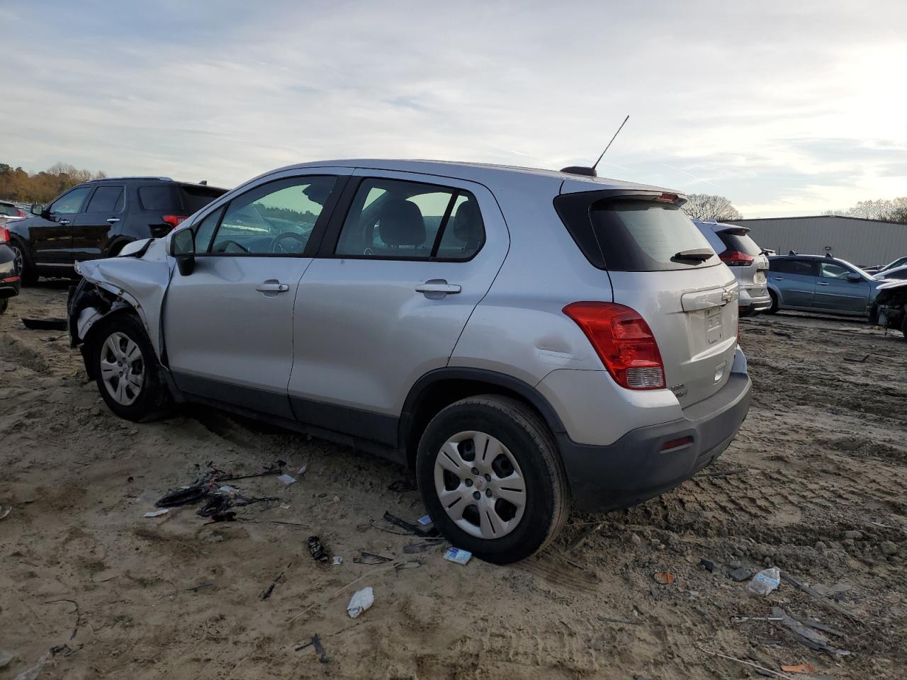 VIN KL7CJKSB0GB628981 2016 CHEVROLET TRAX no.2