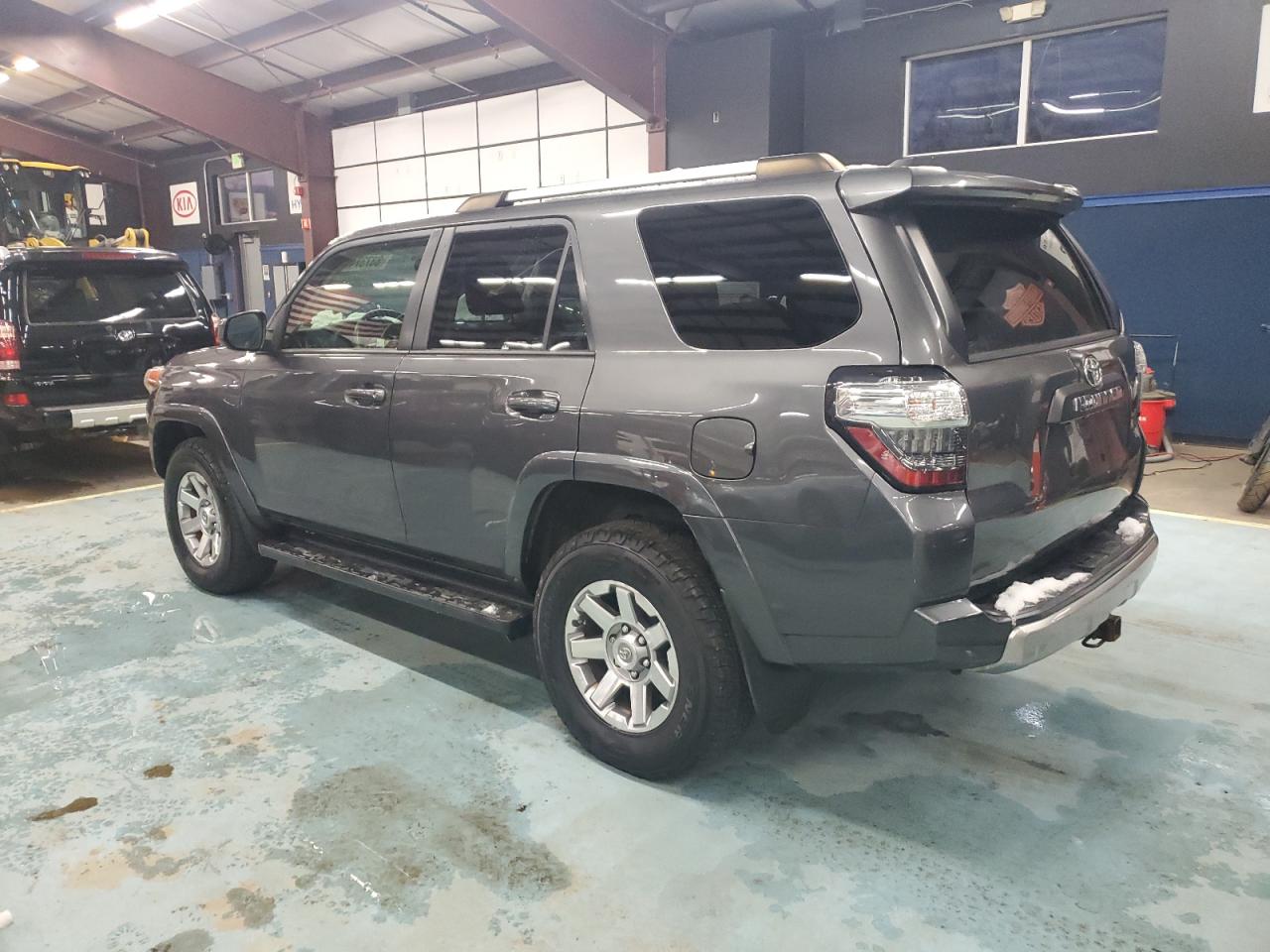 VIN JTEBU5JR1G5397167 2016 TOYOTA 4RUNNER no.2