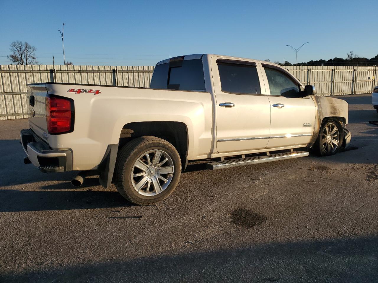 2014 Chevrolet Silverado - Image 3