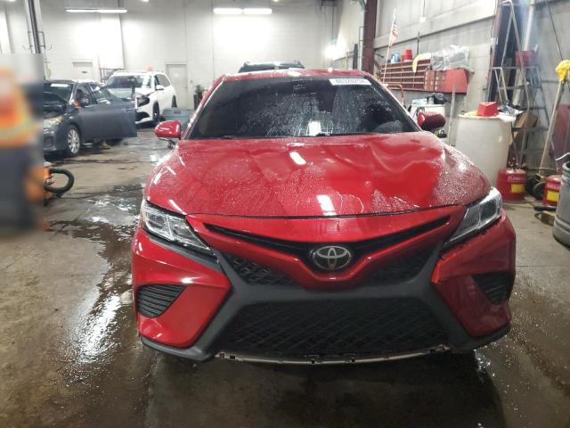  TOYOTA CAMRY 2019 Czerwony
