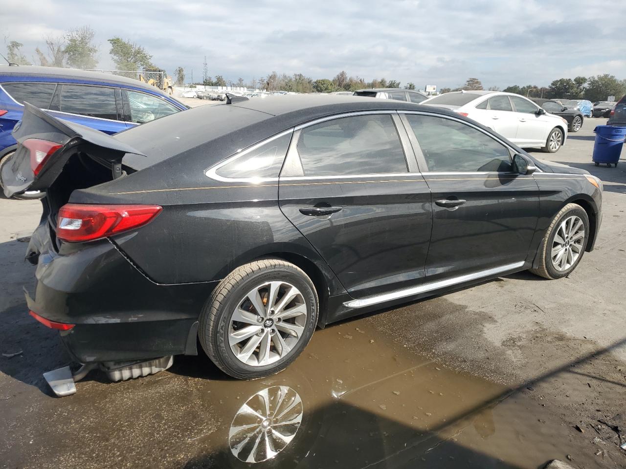 2016 Hyundai Sonata - Image 3
