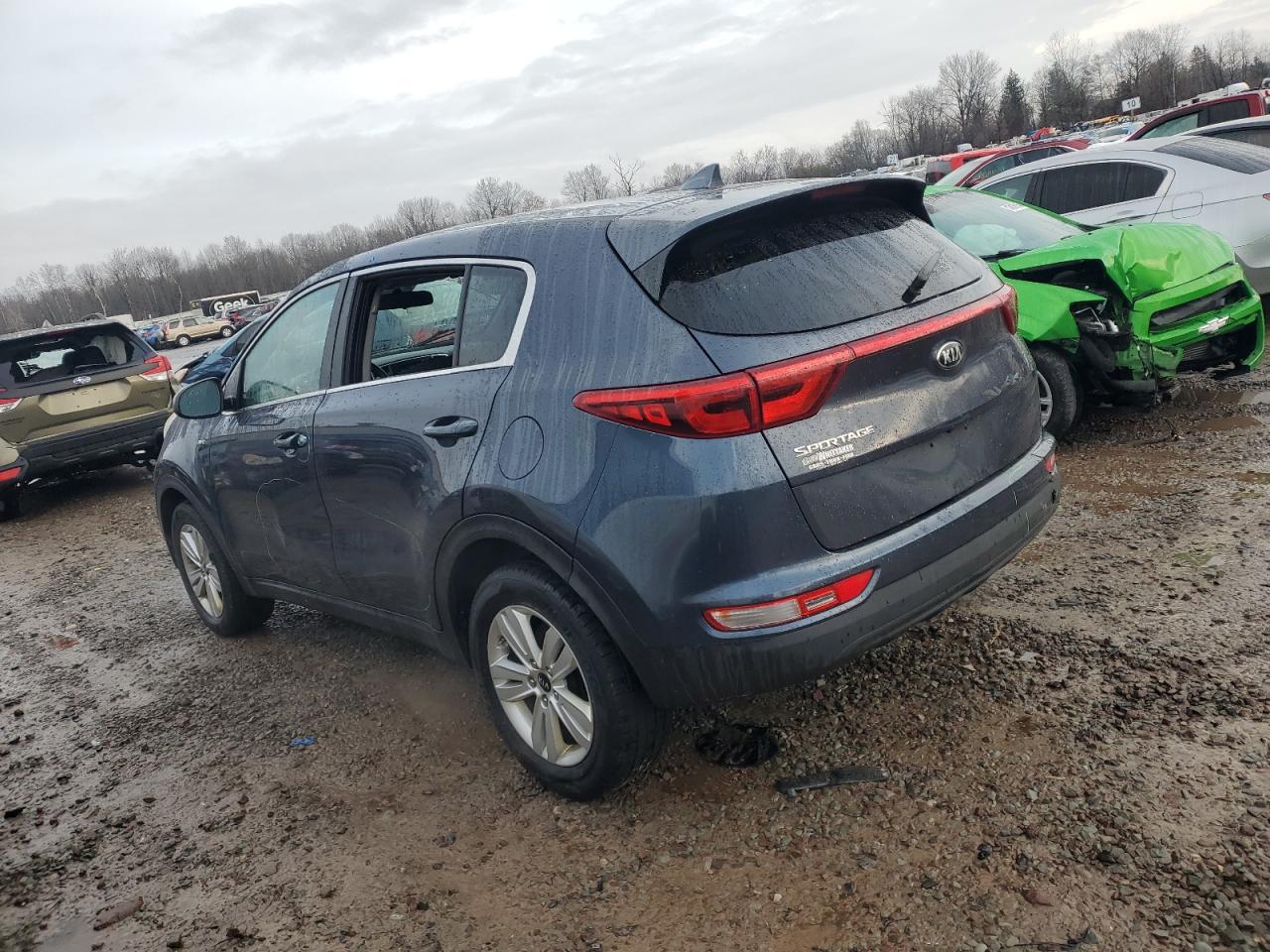 VIN KNDPMCAC4K7561695 2019 KIA SPORTAGE no.2