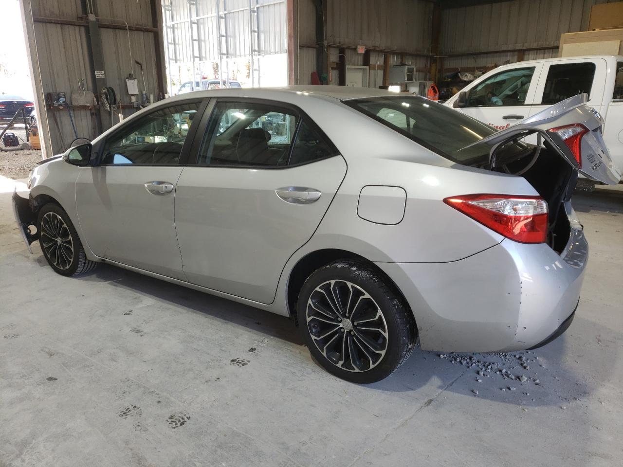 VIN 5YFBURHE8GP539001 2016 TOYOTA COROLLA no.2