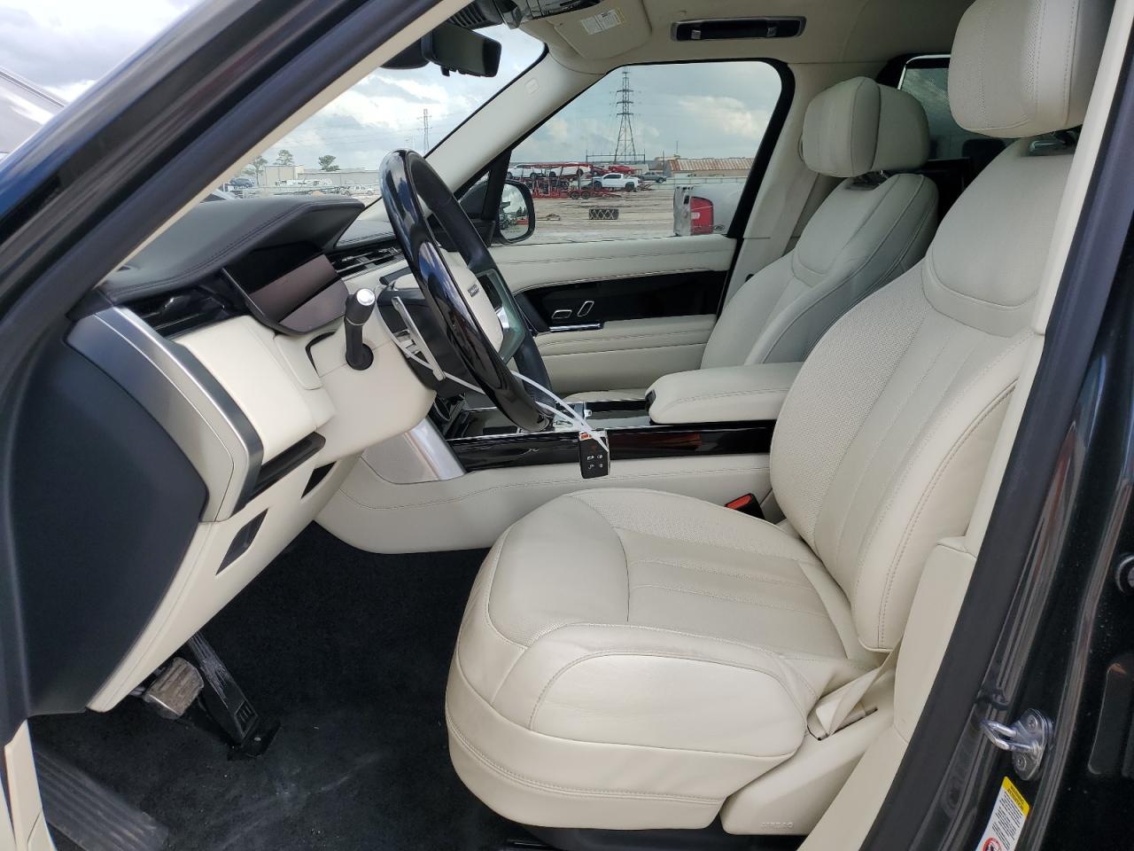 2023 Land Rover Range Rover - Image 7