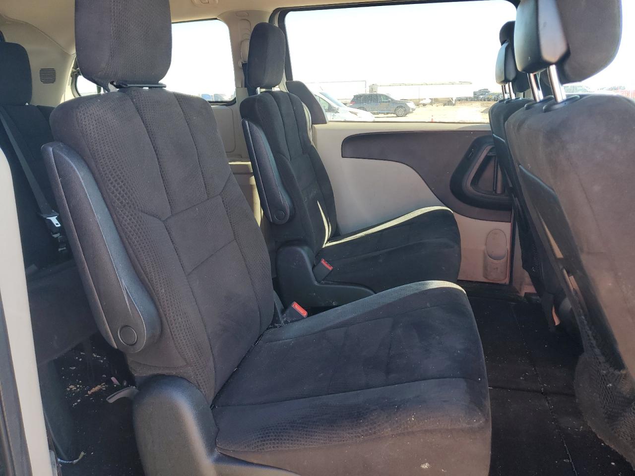 2013 Dodge Caravan - Image 11