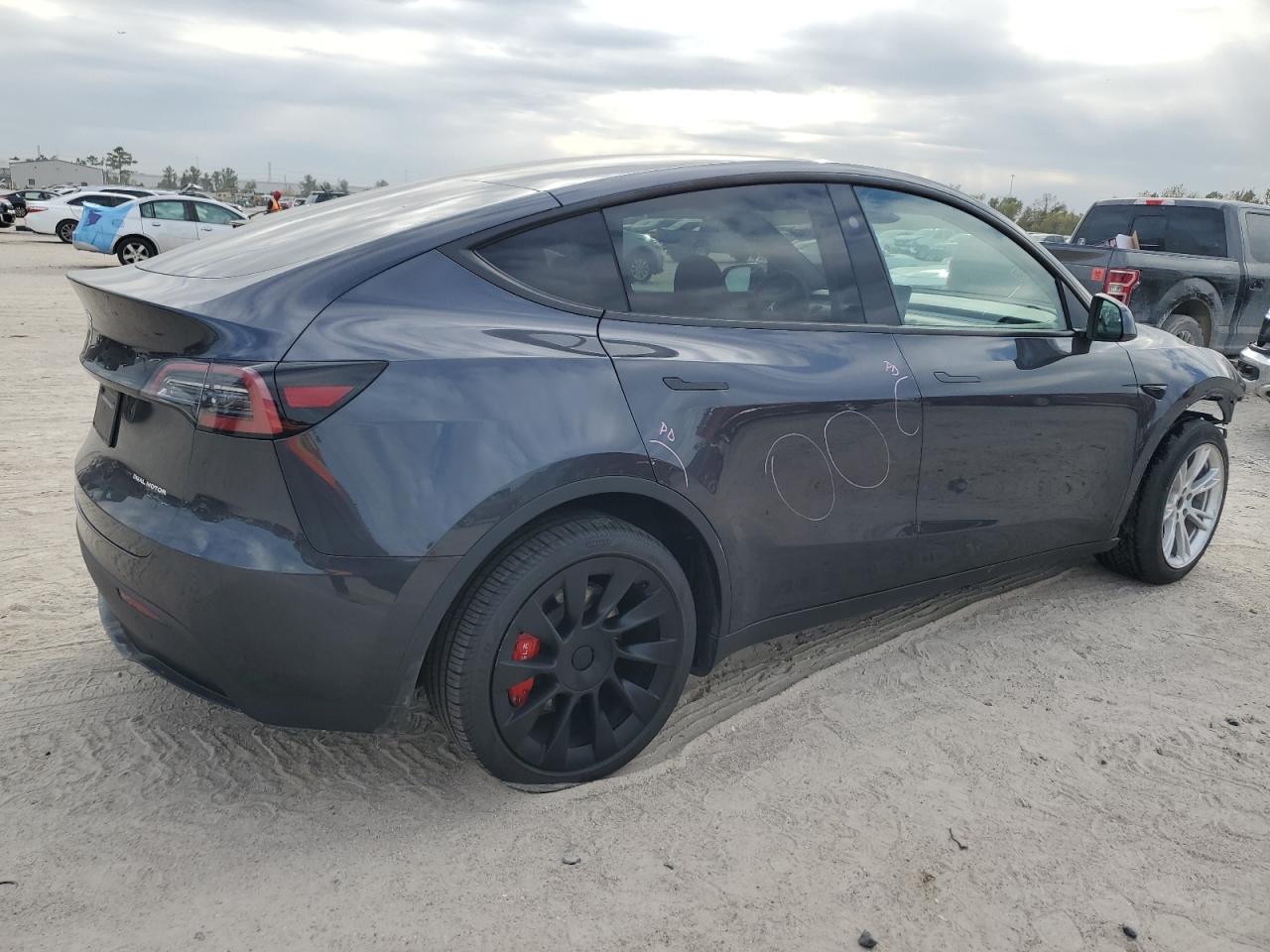 VIN 7SAYGDEE7RA285918 2024 TESLA MODEL Y no.3