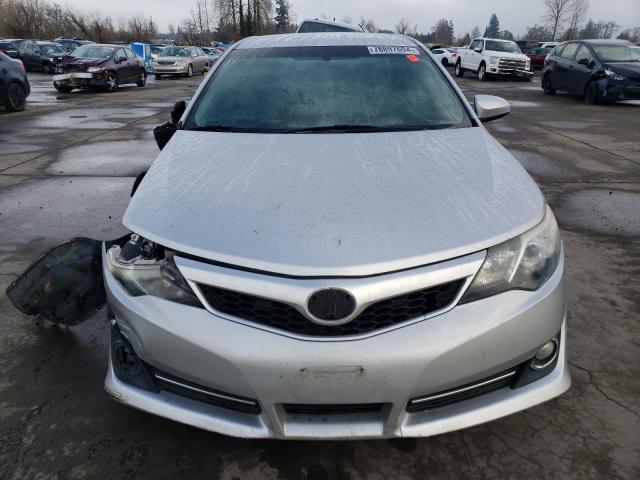  TOYOTA CAMRY 2014 Srebrny