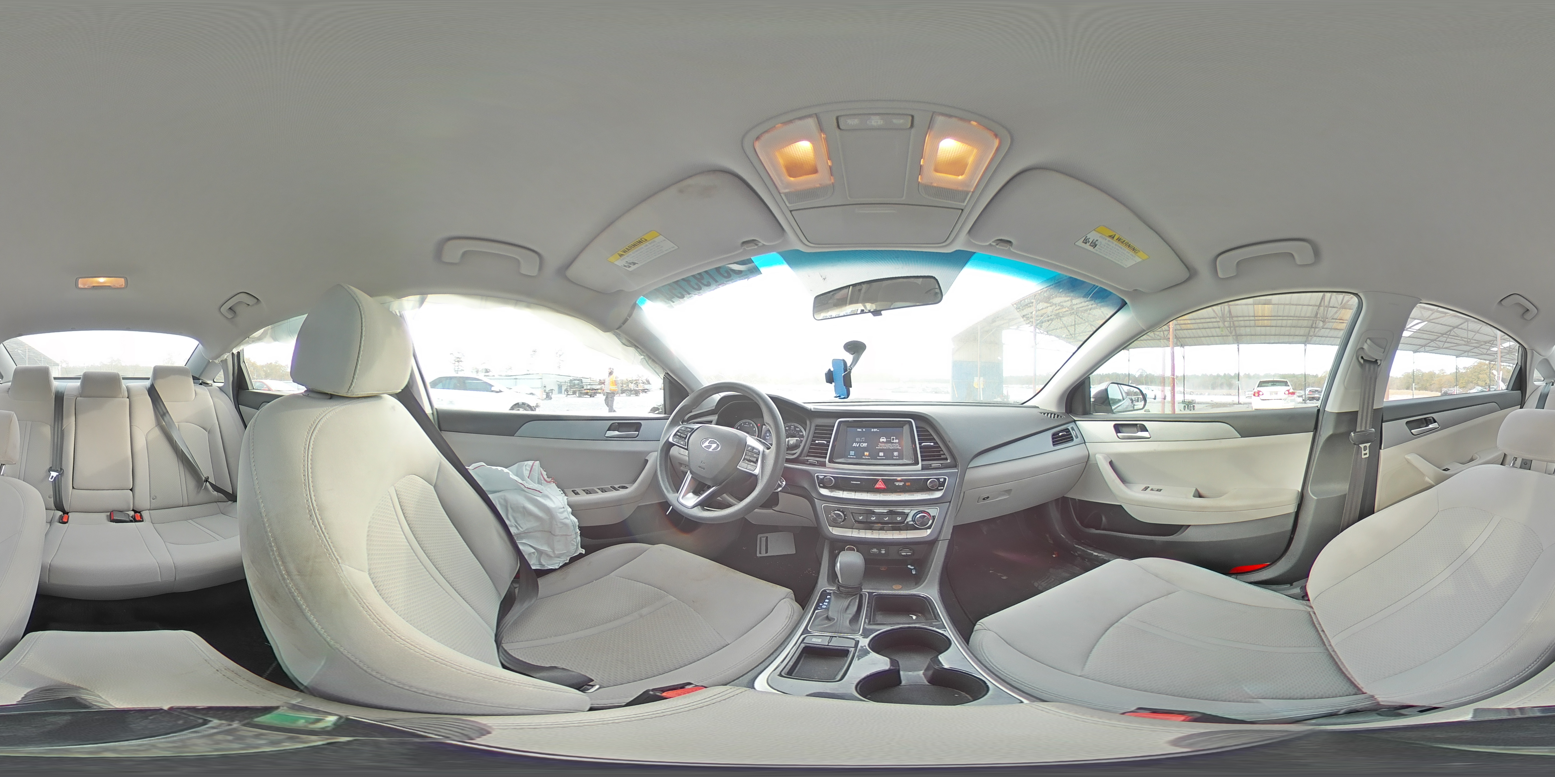 2018 Hyundai Sonata - Image 13