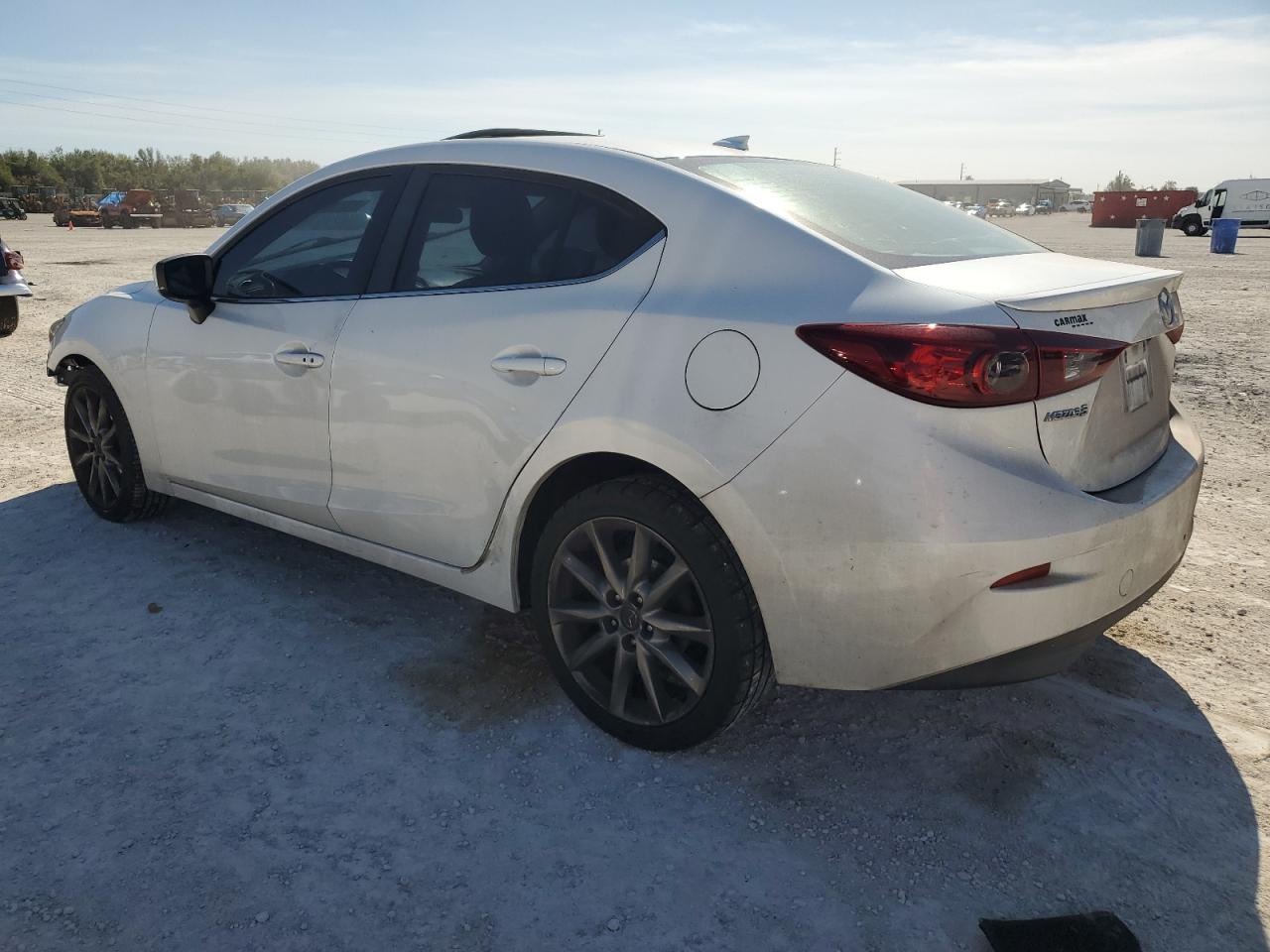 VIN 3MZBN1V35JM242331 2018 MAZDA 3 no.2