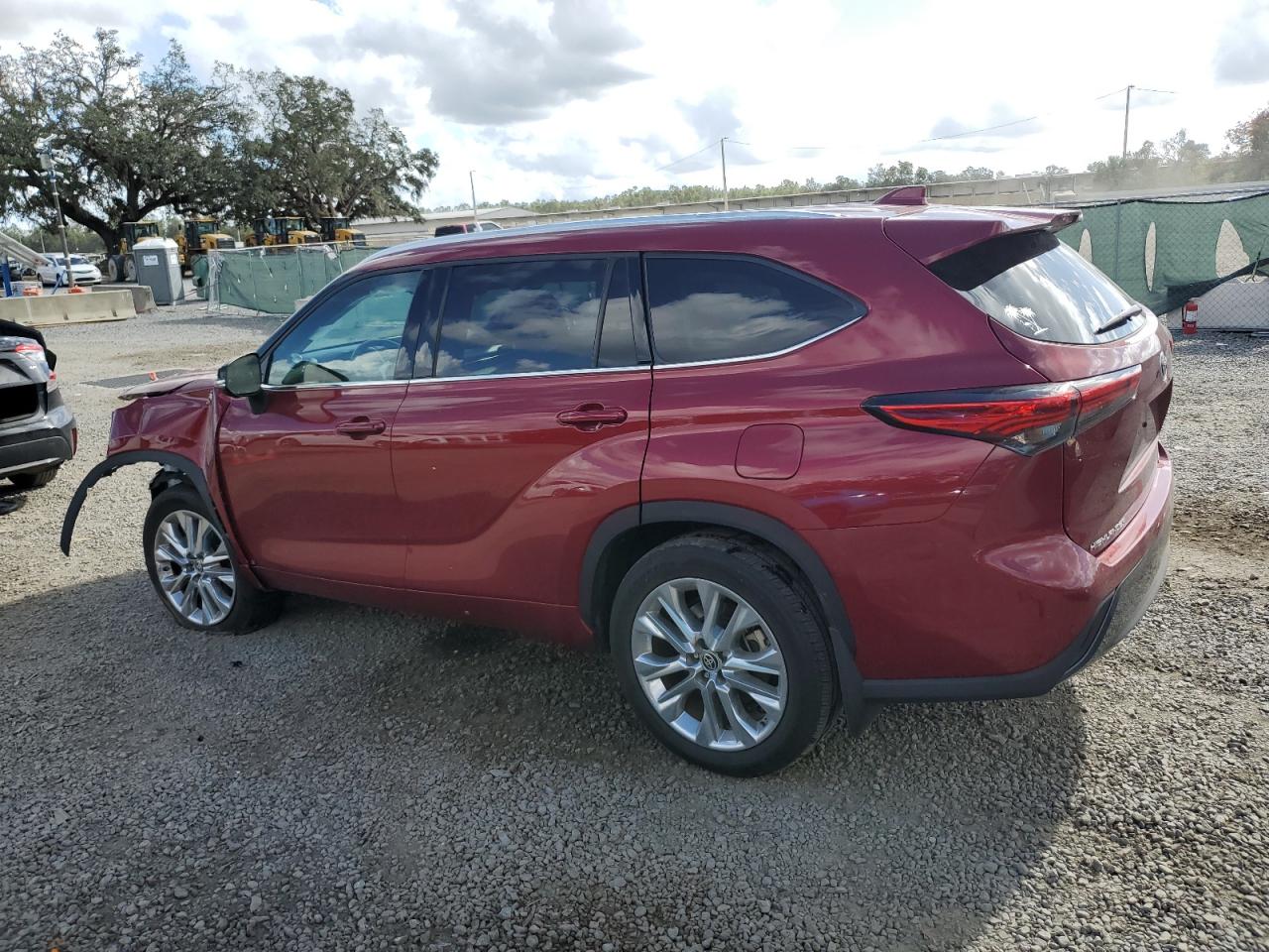 5TDKDRAH7PS000610 2023 TOYOTA HIGHLANDER - Image 2