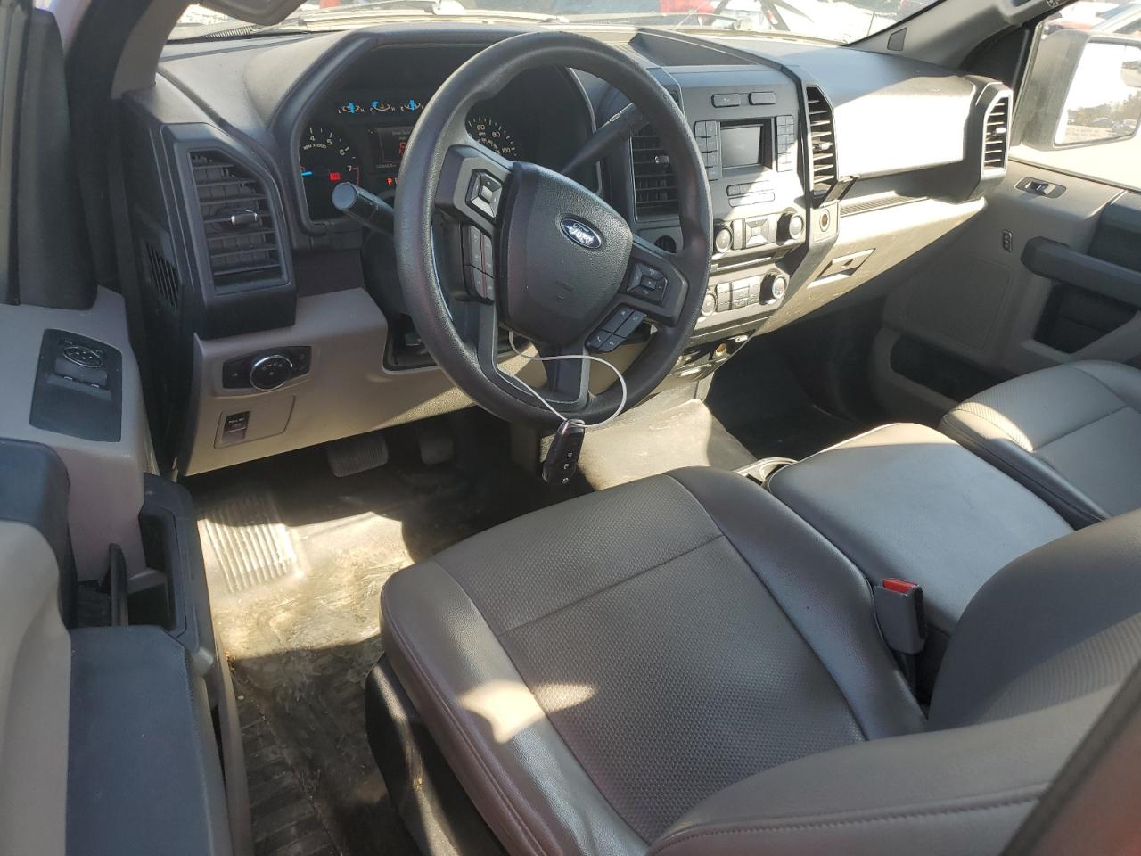 2015 Ford F150 VIN: 1FTMF1C8XFKD61191 Lot: 83330954