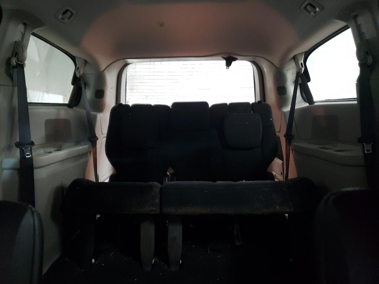 2016 Dodge Caravan - Image 10