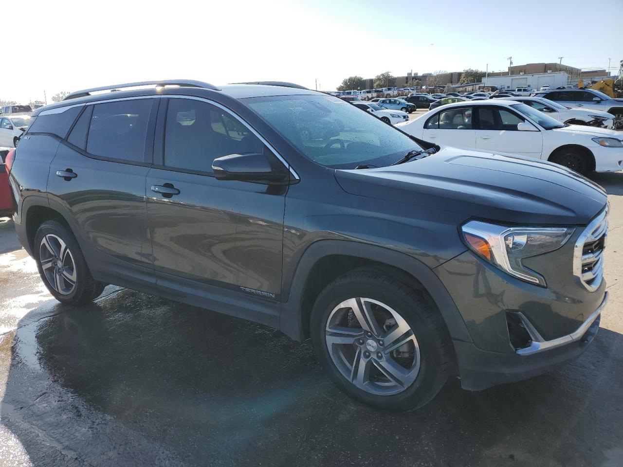 2020 GMC Terrain - Image 4