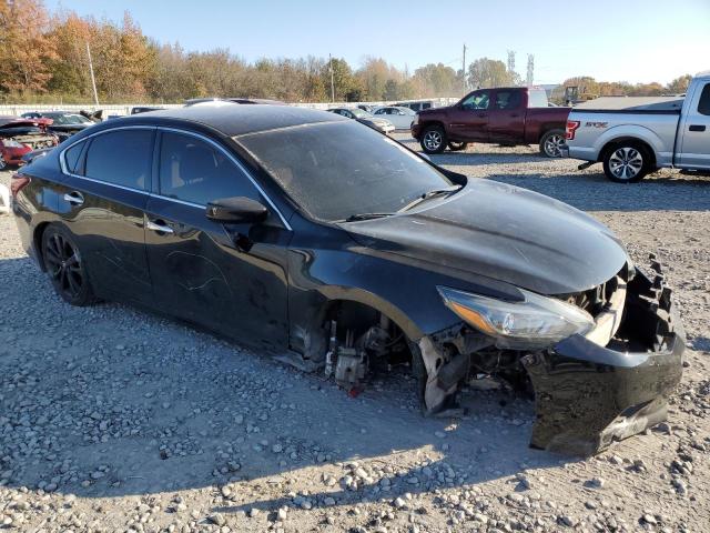  NISSAN ALTIMA 2018 Czarny