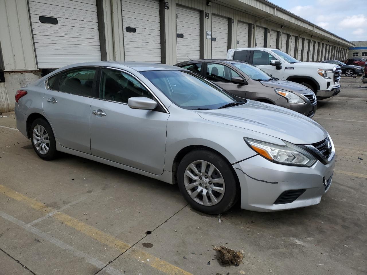2017 Nissan Altima - Image 4