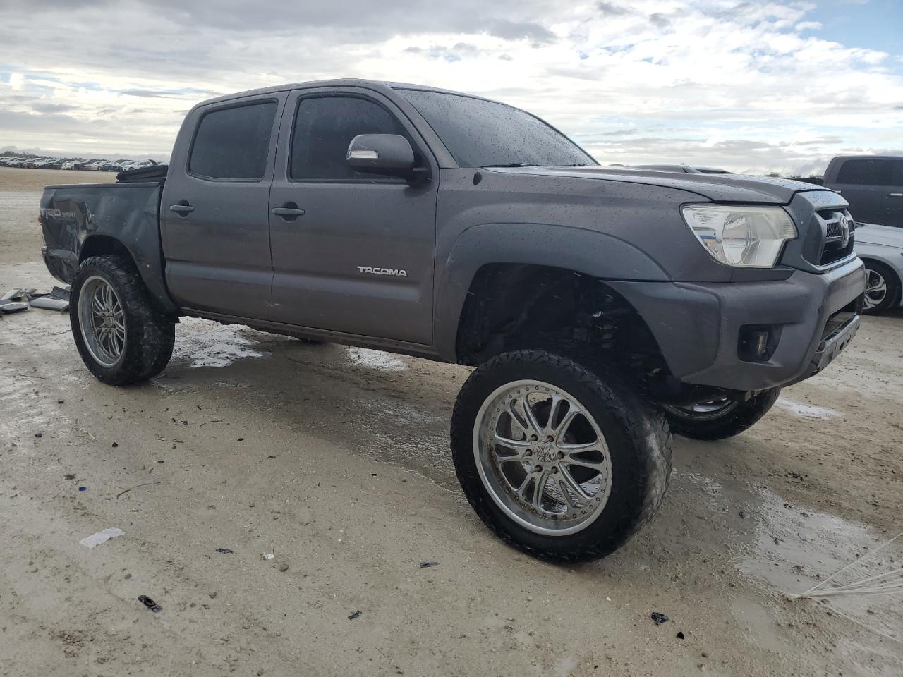 VIN 5TFJU4GNXFX072700 2015 TOYOTA TACOMA no.4