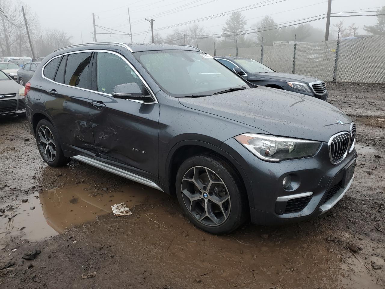 VIN WBXHT3C32H5F77361 2017 BMW X1 no.4