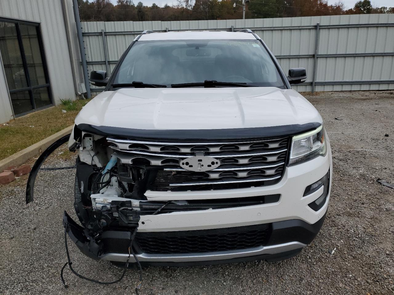 2017 Ford Explorer - Image 5