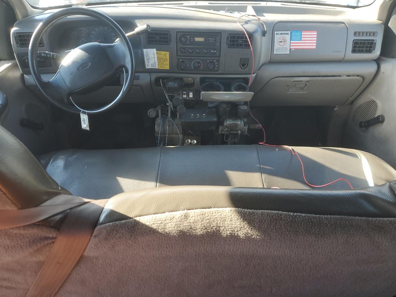 2001 Ford F450 Super Duty VIN: 1FDXW46FX1EB93404 Lot: 84195094