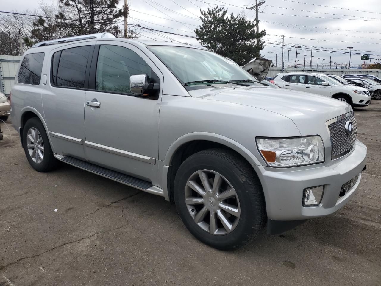 2010 Infiniti QX56 - Image 4