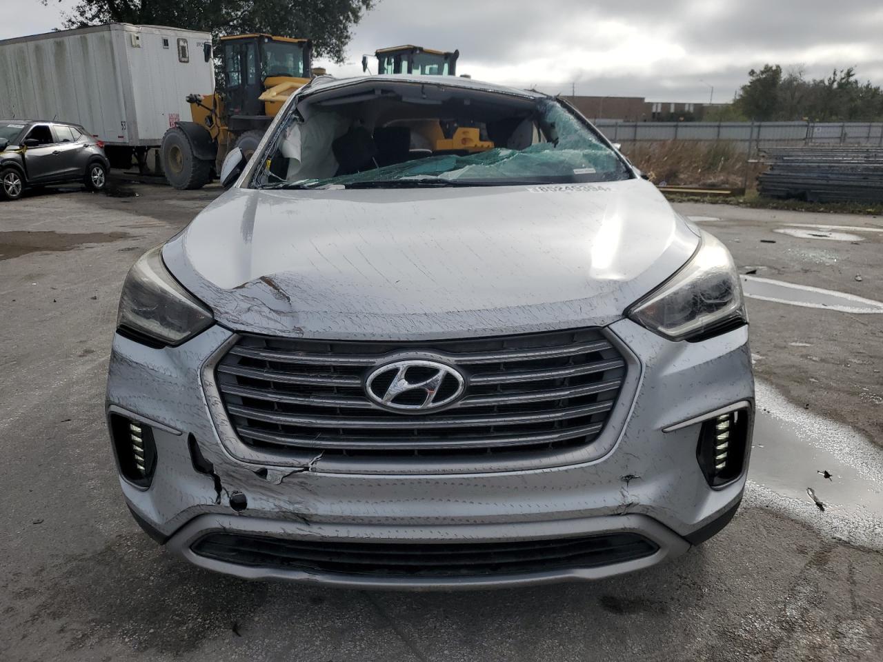 2017 Hyundai Santa Fe - Image 5