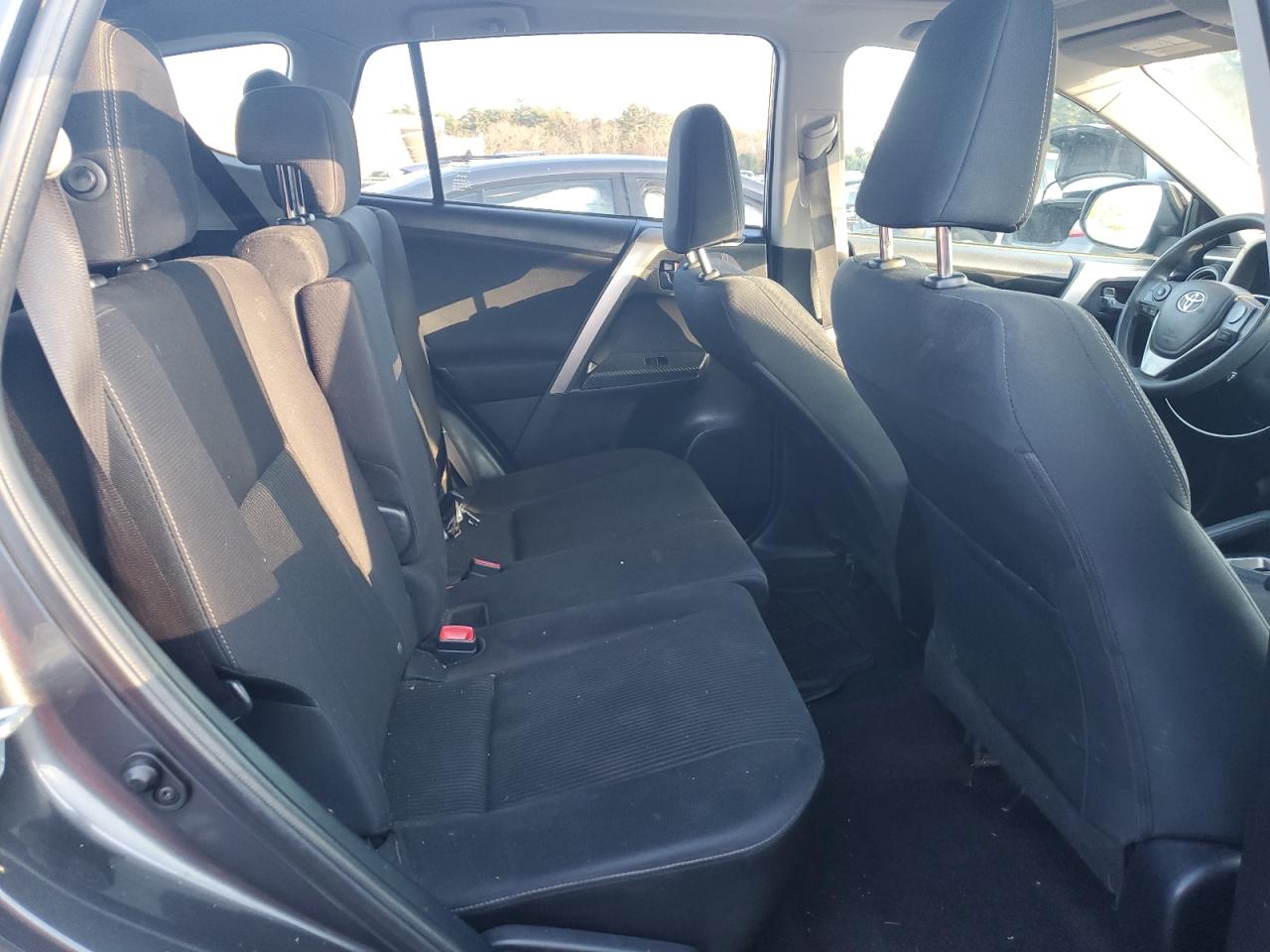 2015 Toyota RAV 4 - Image 11